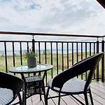 Royal Villa Resort - Jacuzzi, Melex Na Plaze, Apartamenty Z Kuchnia, Widok Na Zalew Wislany Гостевой дом