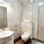 Pensjonat ROYAL Villa RESORT&SPA - Apartamenty z widokiem na Zalew Wiślany 3*