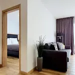 Royal Villa Resort - Jacuzzi, Melex Na Plaze, Apartamenty Z Kuchnia, Widok Na Zalew Wislany