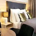 Гостевой дом Royal Villa Resort - Jacuzzi, Melex Na Plaze, Apartamenty Z Kuchnia, Widok Na Zalew Wislany Крыница-Морска