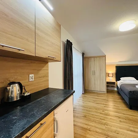 Royal Villa Resort - Jacuzzi, Melex Na Plaze, Apartamenty Z Kuchnia, Widok Na Zalew Wislany 3*