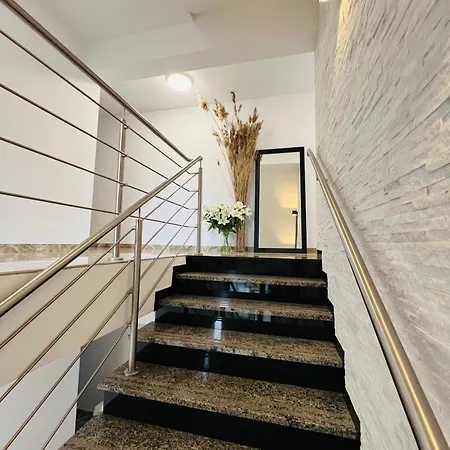 Royal & - Jacuzzi, Sauna, Melex Na Plaze, Masaze, Z Kuchnia, Widok Na Zalew Wislany Penzion Krynica Morska