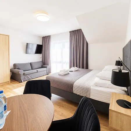 Penzion Royal & - Jacuzzi, Sauna, Melex Na Plaze, Masaze, Z Kuchnia, Widok Na Zalew Wislany 3*