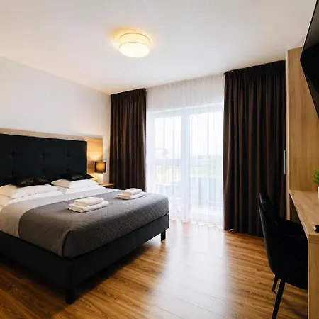 Royal & - Jacuzzi, Sauna, Melex Na Plaze, Masaze, Z Kuchnia, Widok Na Zalew Wislany Penzion Krynica Morska