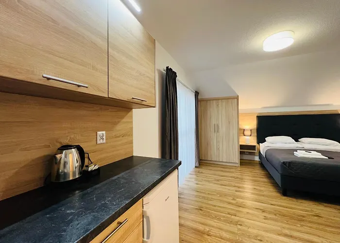 Royal Villa Resort - Jacuzzi, Melex Na Plaze, Apartamenty Z Kuchnia, Widok Na Zalew Wislany 3*