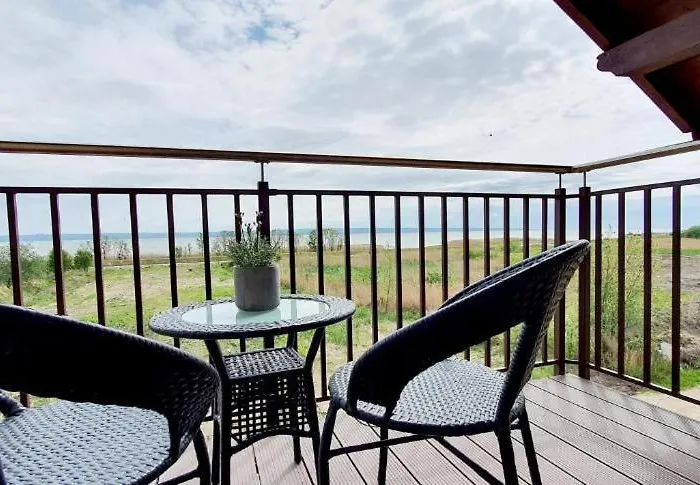 Royal Villa Resort - Jacuzzi, Melex Na Plaze, Apartamenty Z Kuchnia, Widok Na Zalew Wislany Pensionat