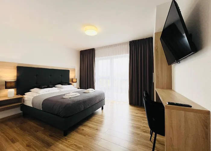Royal Villa Resort - Jacuzzi, Melex Na Plaze, Apartamenty Z Kuchnia, Widok Na Zalew Wislany