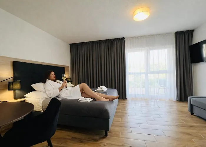 Pensionat Royal Villa Resort - Jacuzzi, Melex Na Plaze, Apartamenty Z Kuchnia, Widok Na Zalew Wislany