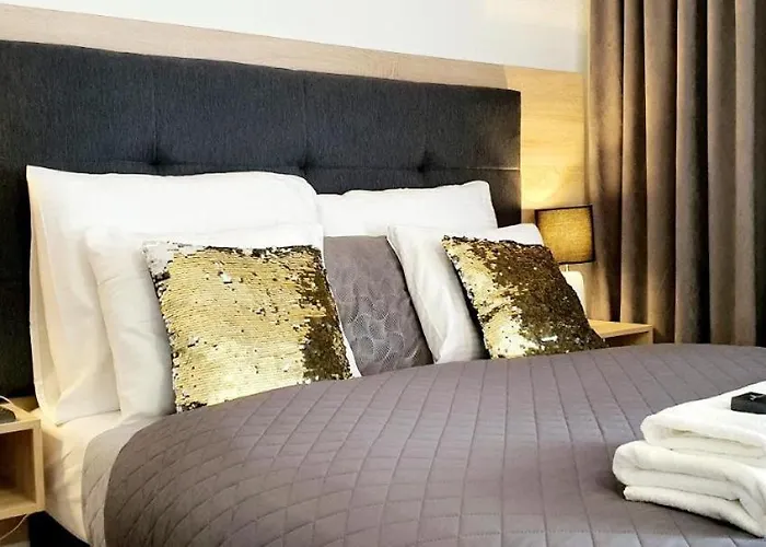 Royal Villa Resort - Jacuzzi, Melex Na Plaze, Apartamenty Z Kuchnia, Widok Na Zalew Wislany Pensionat